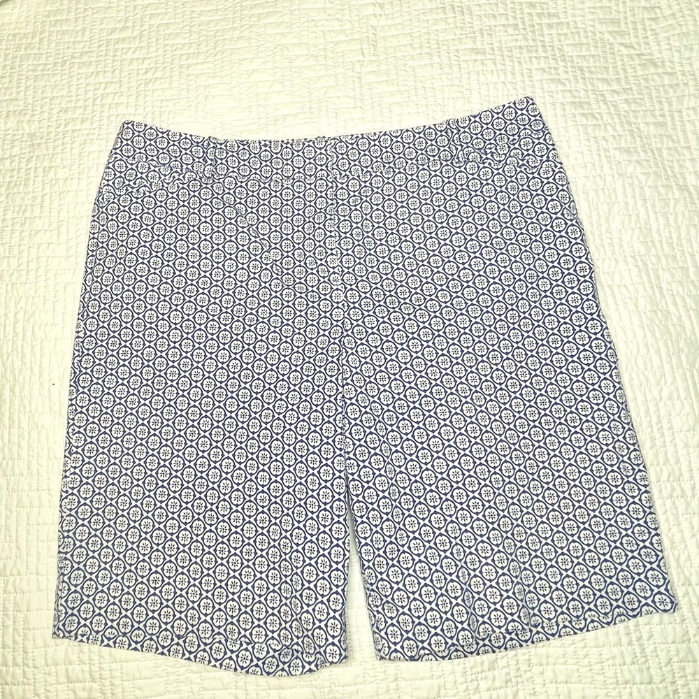 Talbots Geometric Print Womens Bermuda Style Shorts Blue and White Size 16